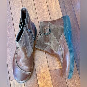 Women leather boots